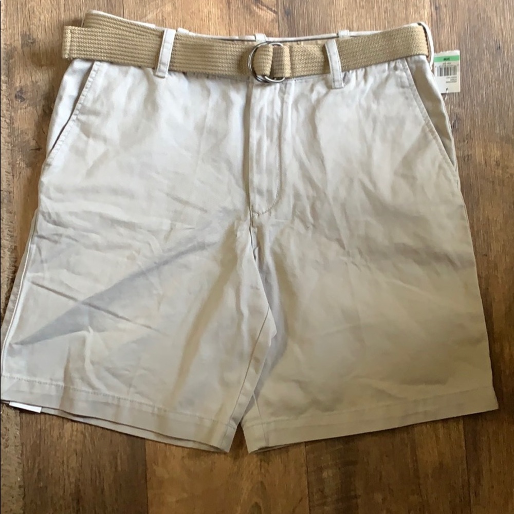 IZOD Mens Shorts. Size 34.